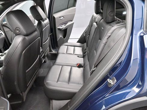 Used 2021 Cadillac XT4 Luxury w/ Cold Weather Package AWD/4WD image 29