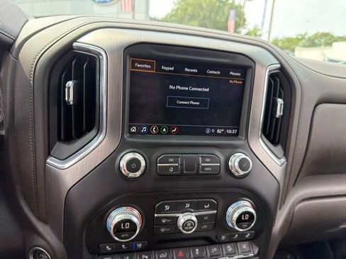 Used 2022 GMC Sierra 2500 Denali w/ Denali Ultimate Package AWD/4WD image 19