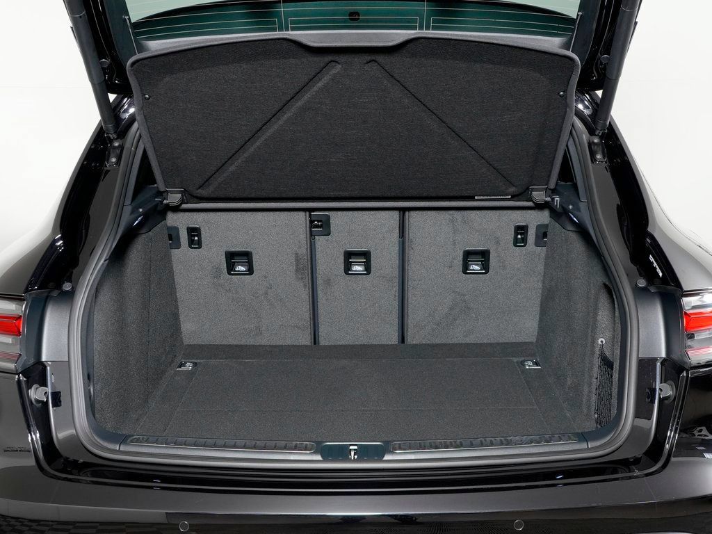 Certified 2026 Porsche Macan S AWD/4WD image 13