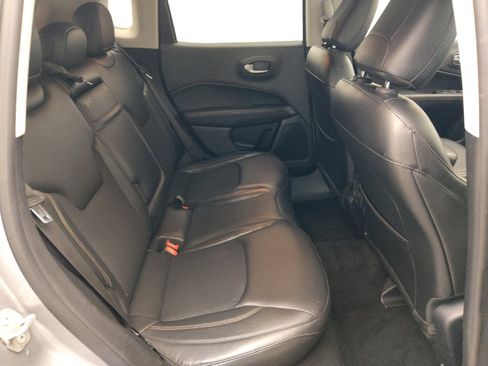 Used 2018 Jeep Compass Latitude FWD image 19