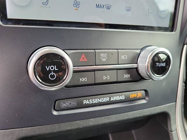 Used 2023 Ford Edge SEL AWD/4WD image 19