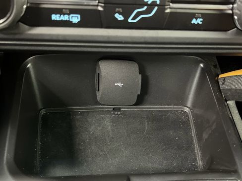 Used 2024 Ford Bronco Badlands image 19