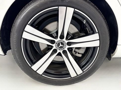 Used 2025 Mercedes-Benz C 300 Sedan image 31