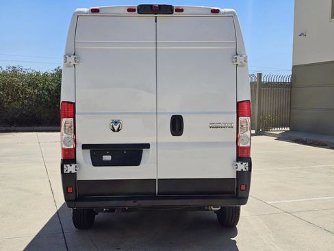Used 2025 RAM ProMaster 2500 w/ Convenience Group FWD image 6