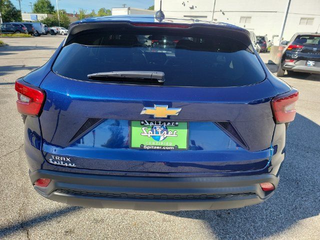Certified 2024 Chevrolet Trax LS w/ LS Convenience Package FWD image 33