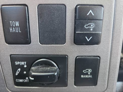 Used 2016 Toyota Sequoia Platinum RWD image 28