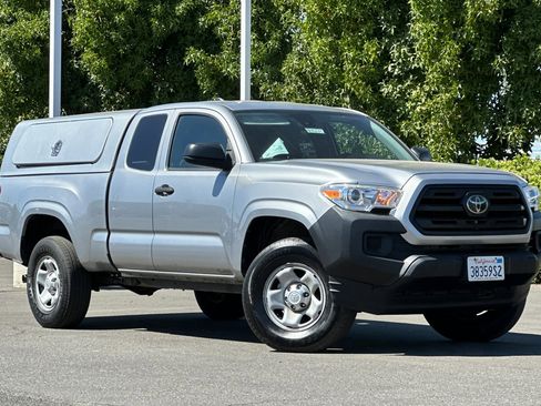 Used 2019 Toyota Tacoma 2WD Access Cab image 2