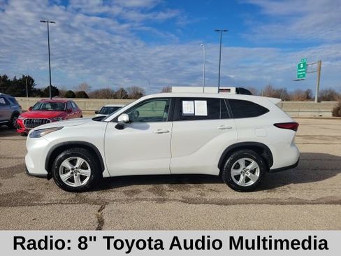 Used 2023 Toyota Highlander L image 3