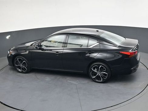 Used 2024 Nissan Altima 2.5 SR w/ SR Premium Package image 28