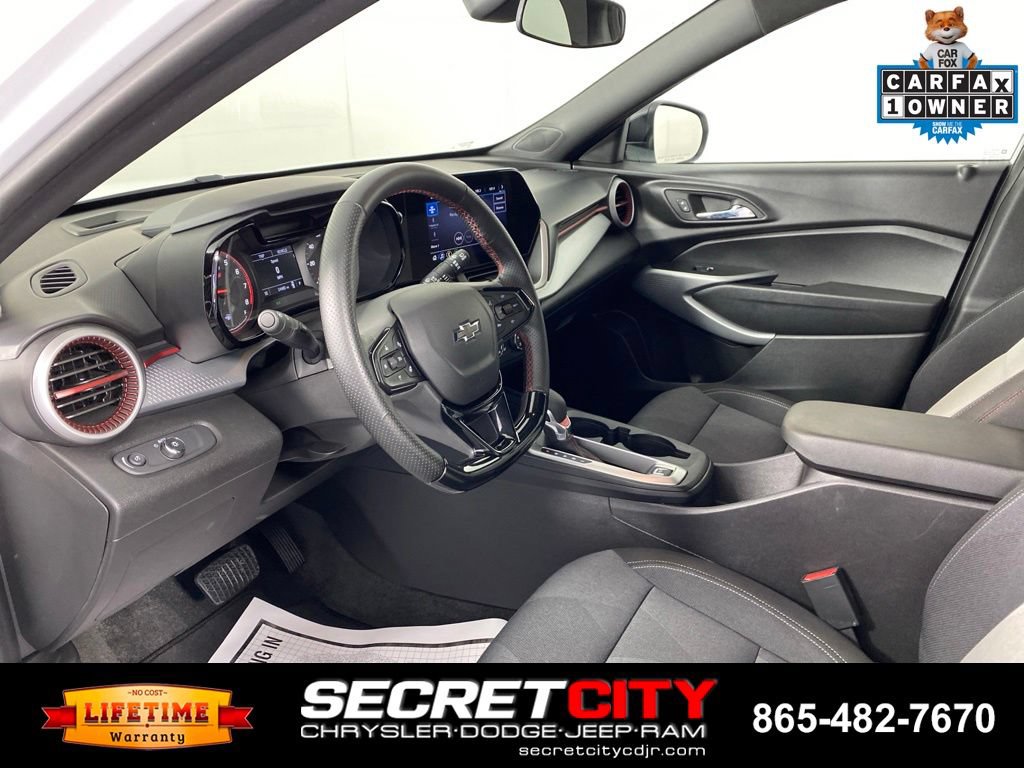 Used 2026 Chevrolet Trax RS FWD image 11