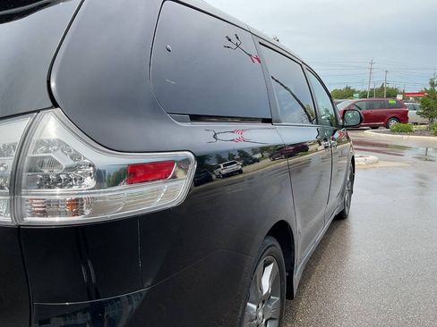 Used 2015 Toyota Sienna SE FWD image 8