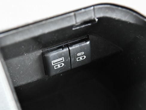 Used 2022 Toyota Camry XSE image 29