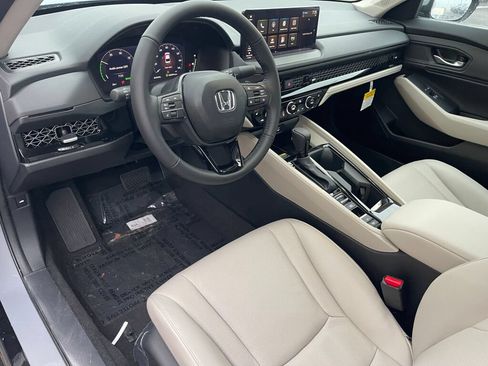 Used 2025 Honda Accord EX-L image 6
