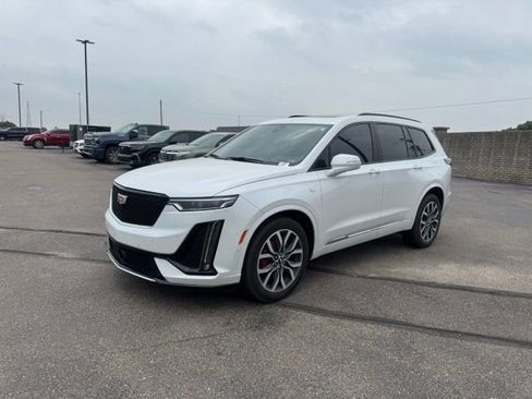 Used 2024 Cadillac XT6 Sport w/ Platinum Package AWD/4WD image 3