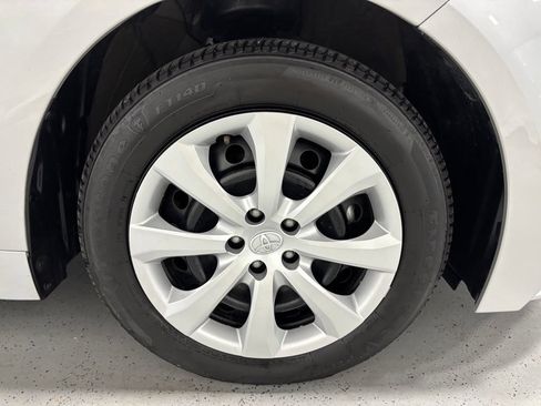 Used 2026 Toyota Corolla LE FWD image 61