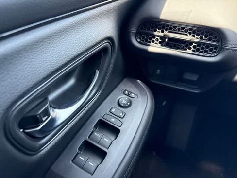 Used 2027 Honda HR-V LX image 23