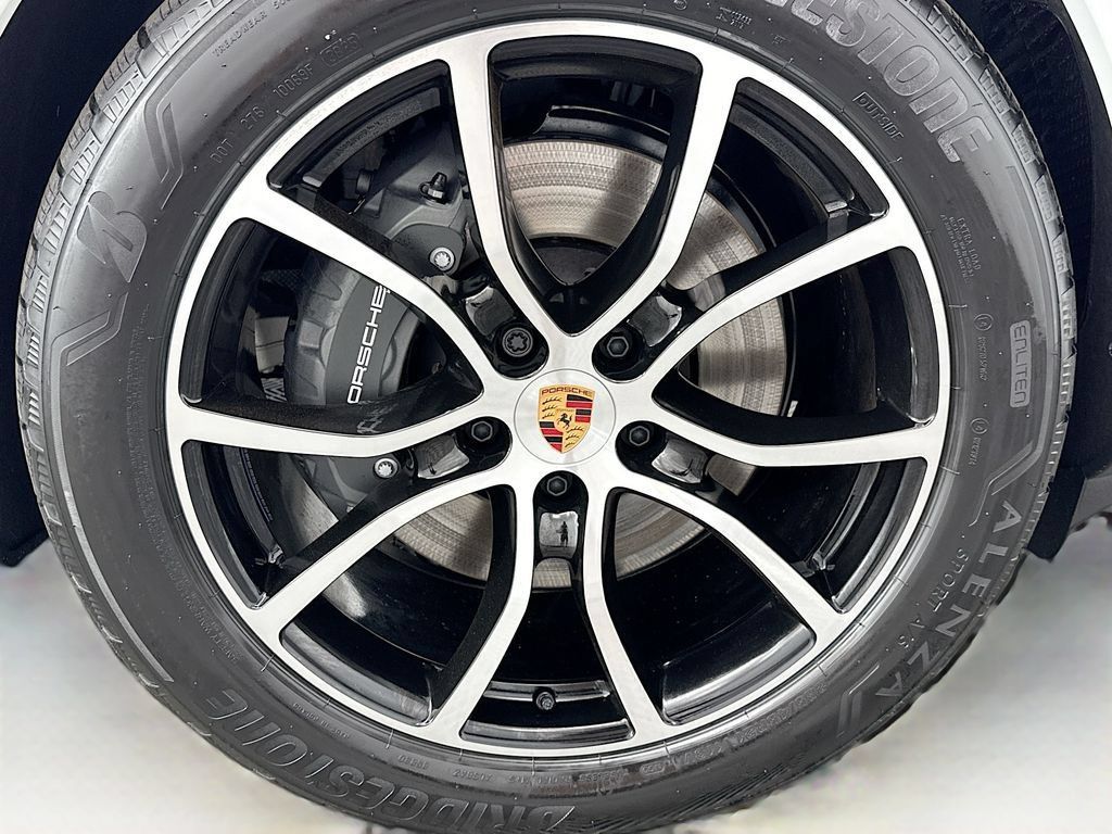 Used 2026 Porsche Cayenne AWD/4WD image 33