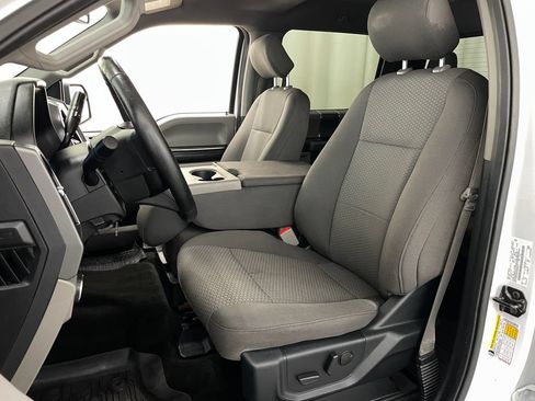 Used 2019 Ford F150 XLT w/ Equipment Group 302A Luxury AWD/4WD image 23