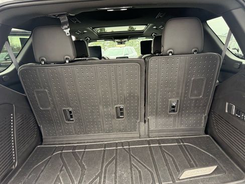 Used 2023 Chevrolet Tahoe Premier w/ Advanced Technology Package image 13