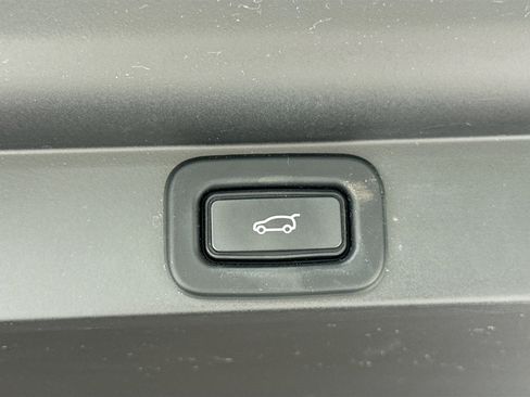Used 2023 Land Rover Range Rover Long Wheelbase Autobiography AWD/4WD image 14