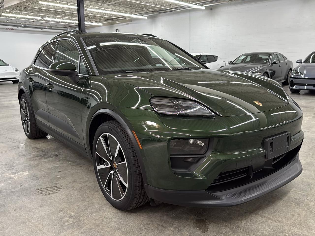 Used 2024 Porsche Macan 4 Electric AWD/4WD image 4