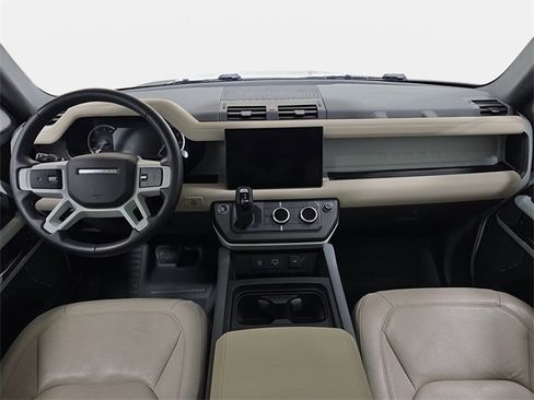 Used 2023 Land Rover Defender 130 SE image 10