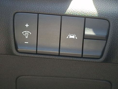 Used 2020 Kia Sportage LX FWD image 25