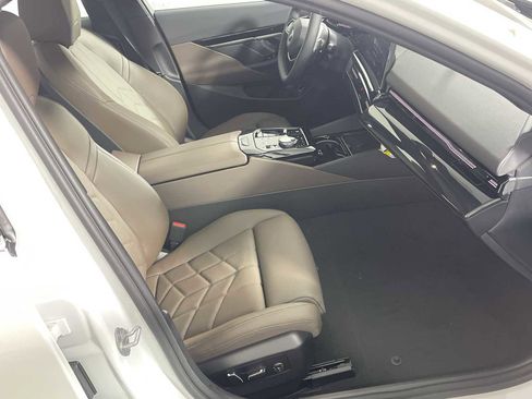 New 2026 BMW 530i xDrive w/ Premium Package image 21