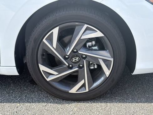 New 2026 Hyundai Elantra Limited FWD image 14