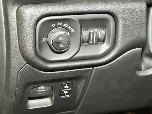 New 2026 RAM 1500 4x4 Crew Cab image 19