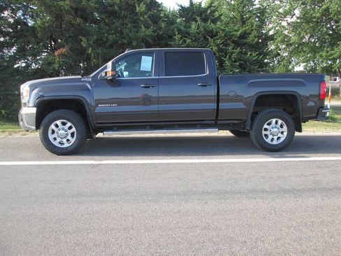 Used 2015 GMC Sierra 2500 SLE w/ SLE Preferred Package AWD/4WD image 10