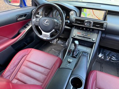 Used 2019 Lexus IS 300 F Sport w/ F Sport Package image 41