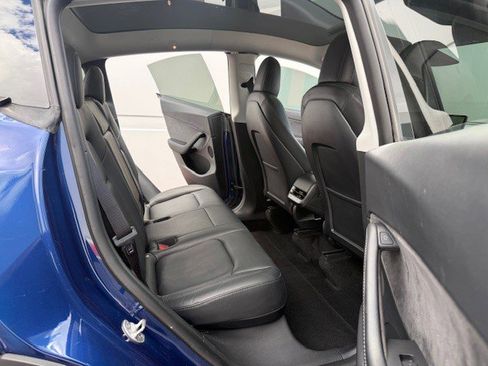 Used 2022 Tesla Model Y Long Range image 14