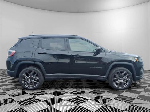 New 2026 Jeep Compass Latitude image 5