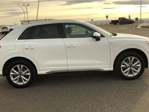 Used 2025 Audi Q3 2.0T Premium image 9