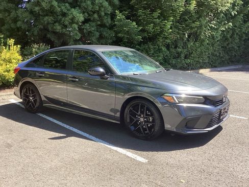 Used 2022 Honda Civic Sport image 9