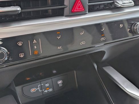 New 2026 Kia Sorento LX FWD image 7