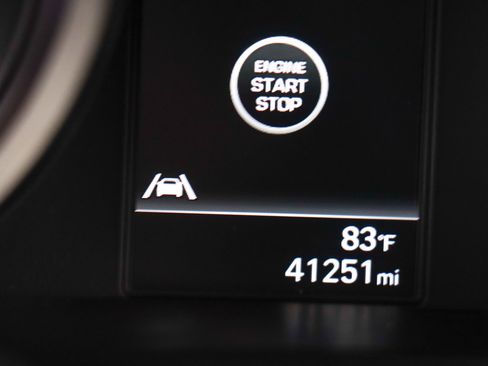 Used 2023 Hyundai Elantra SEL w/ Cargo Package FWD image 16