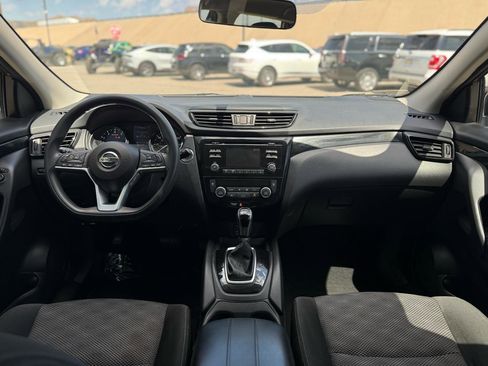 Used 2017 Nissan Rogue Sport SV FWD image 18