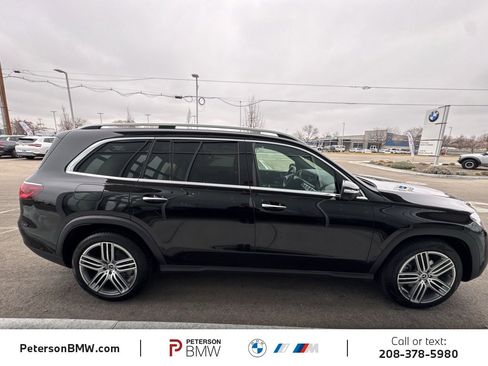 Used 2025 Mercedes-Benz GLS 450 4MATIC image 8