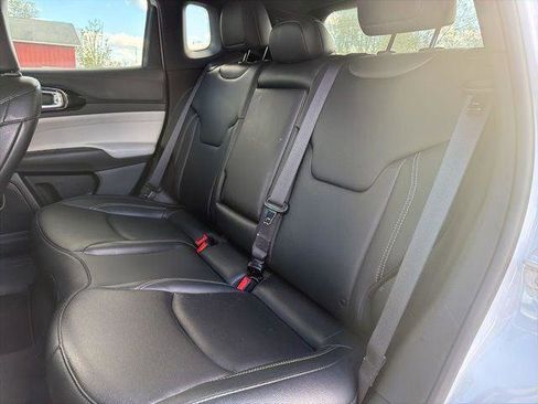 Certified 2025 Jeep Compass Limited AWD/4WD image 9