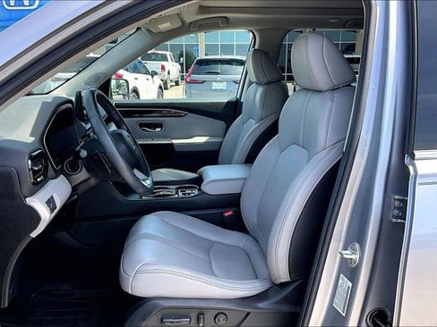 Certified 2025 Honda Pilot Touring image 18