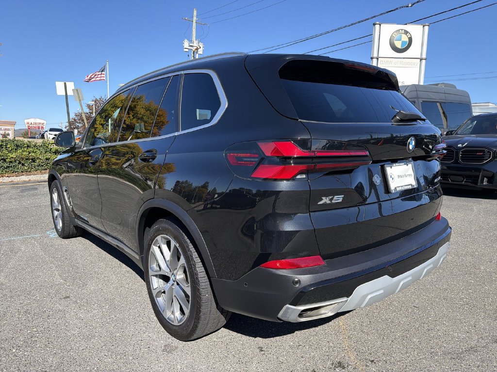 Used 2024 BMW X5 xDrive40i w/ Premium Package AWD/4WD image 12
