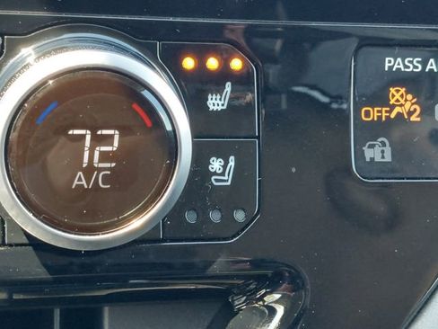 Used 2025 Toyota Highlander Limited image 43