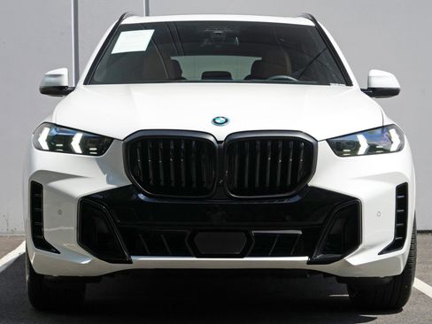 Used 2025 BMW X5 xDrive50e w/ Executive Package AWD/4WD image 7