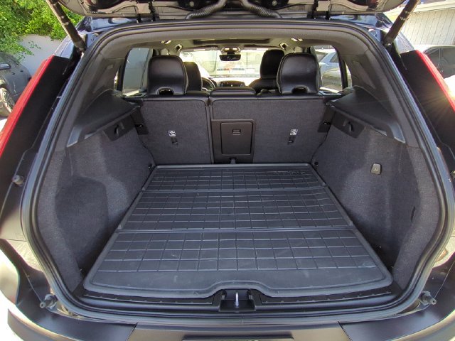 Used 2021 Volvo XC40 P8 Recharge w/ Advanced Package AWD/4WD image 27