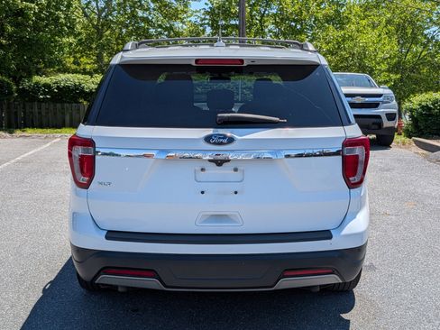 Used 2019 Ford Explorer XLT w/ Equipment Group 201A FWD image 4