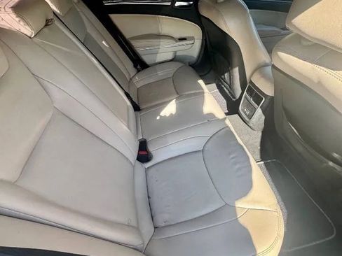 Used 2019 Chrysler 300 Touring L w/ Quick Order Package 22F image 11