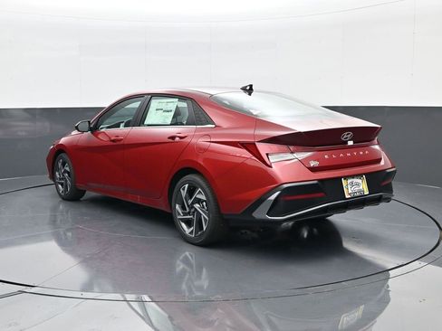 Certified 2025 Hyundai Elantra SEL image 7