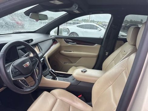 Used 2017 Cadillac XT5 Luxury w/ Driver Awareness Package FWD image 13